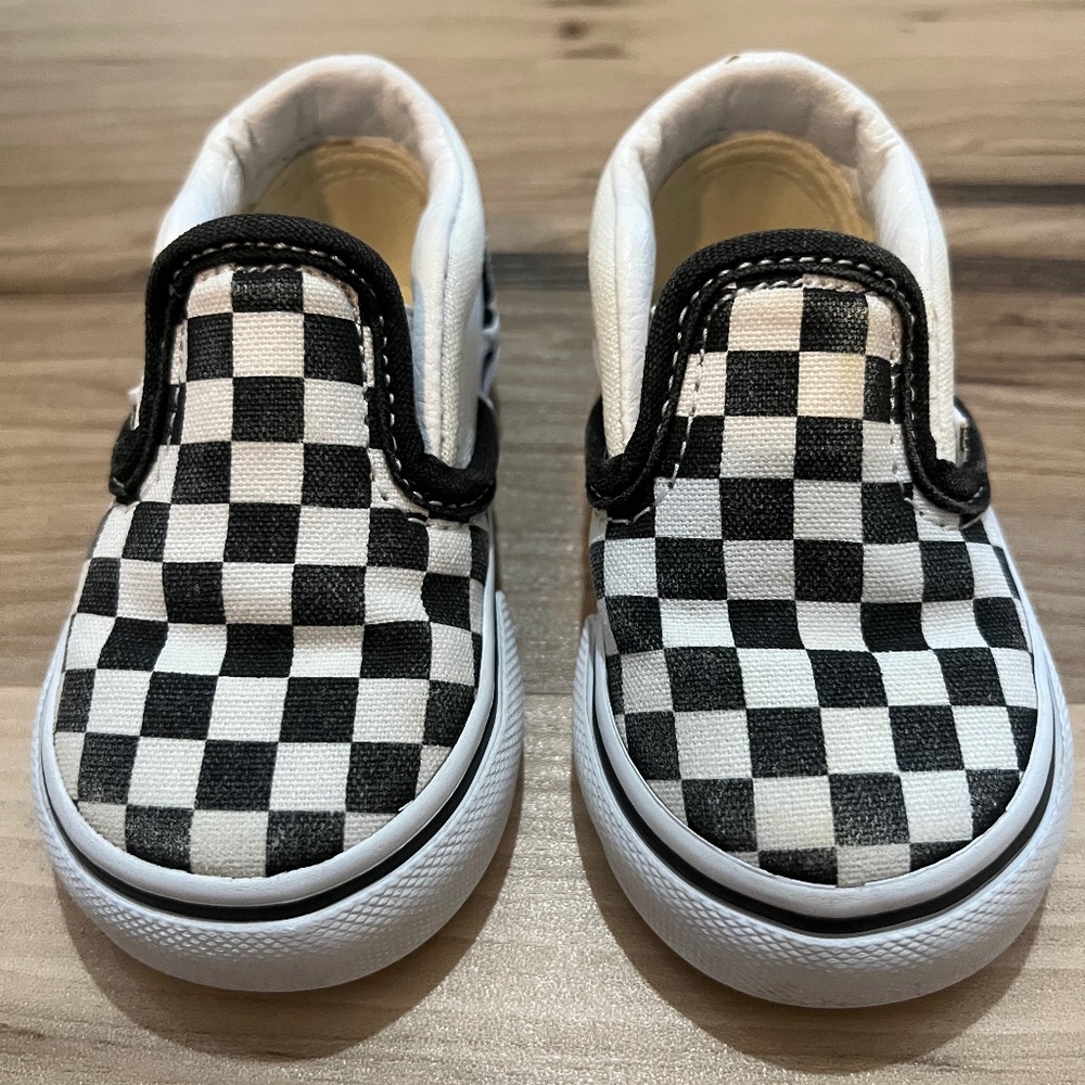 Baby checker vans